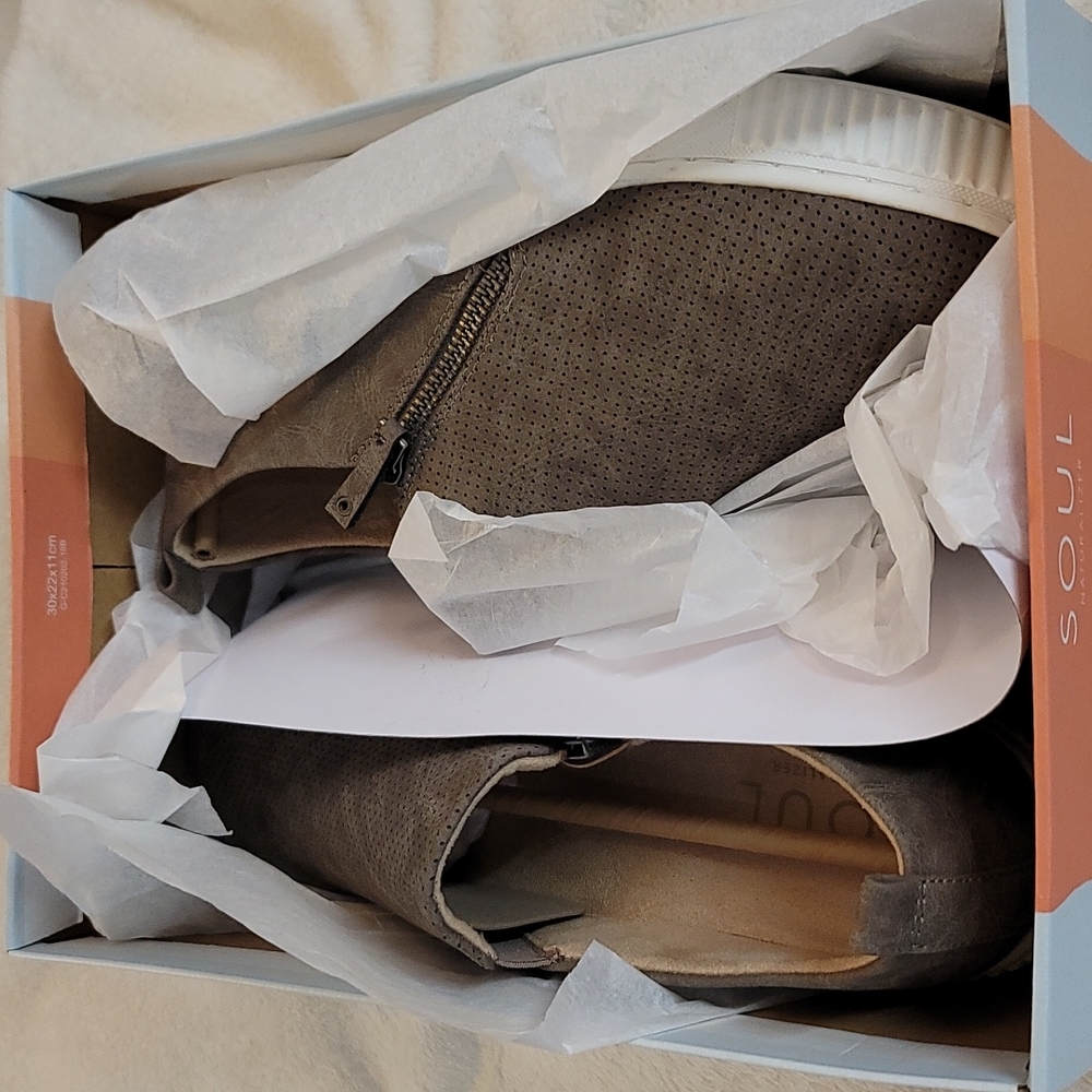 SOUL Naturalizer Turner Side-Zip Slip-On Platform Sneaker - Picture 2 of 8